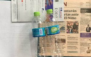 Residuos de papel y plástico​